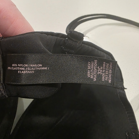 Victoria’s Secret Black Bra 32C Strapless Convertible Push Up - Picture 4 of 7